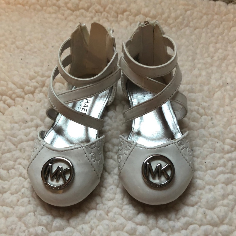 Toddler girl dress shoe